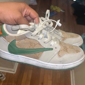 nike dunks size 2.5y